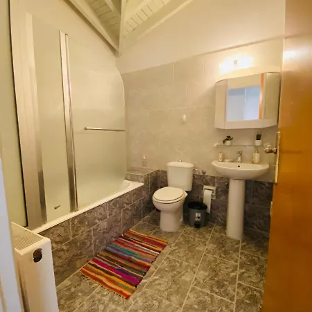 Gaia - 4 Bedroom House In * Larnaca