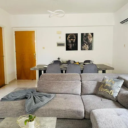 Βίλα Gaia - 4 Bedroom House In Λάρνακα