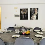 Villa Gaia - 4 Bedroom House In