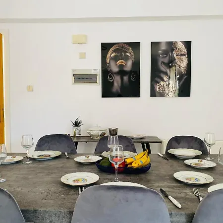 Villa Gaia - 4 Bedroom House In