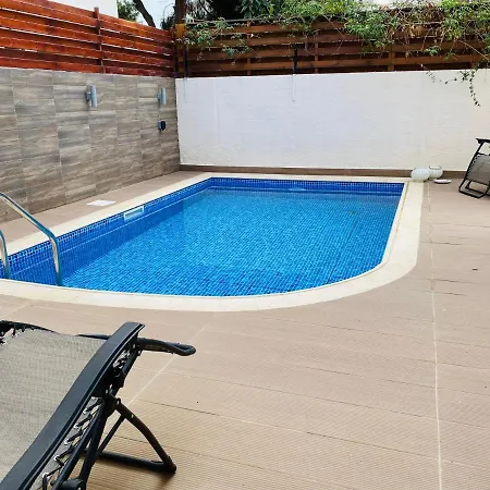 Gaia - 4 Bedroom House In