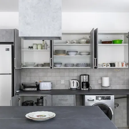 Βίλα Gaia - 4 Bedroom House In Λάρνακα