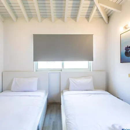 Gaia - 4 Bedroom House In *