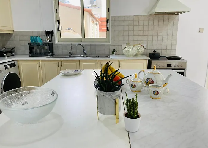 Gaia - 4 Bedroom House In فيلة لارنكا