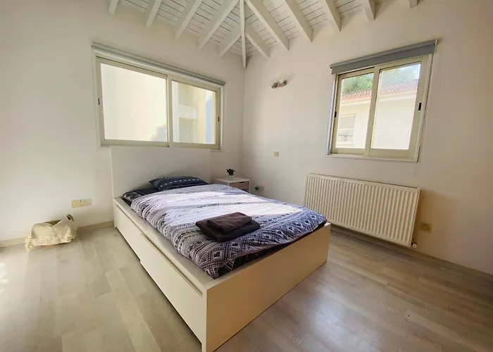 Gaia - 4 Bedroom House In Villa Lárnaca