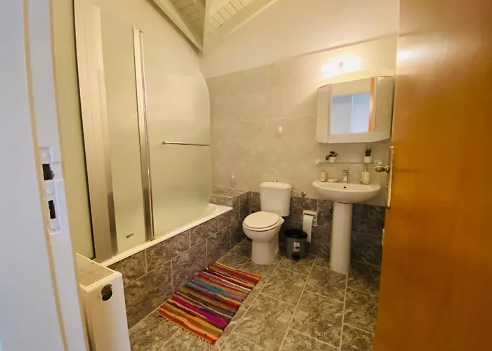 Gaia - 4 Bedroom House In * لارنكا