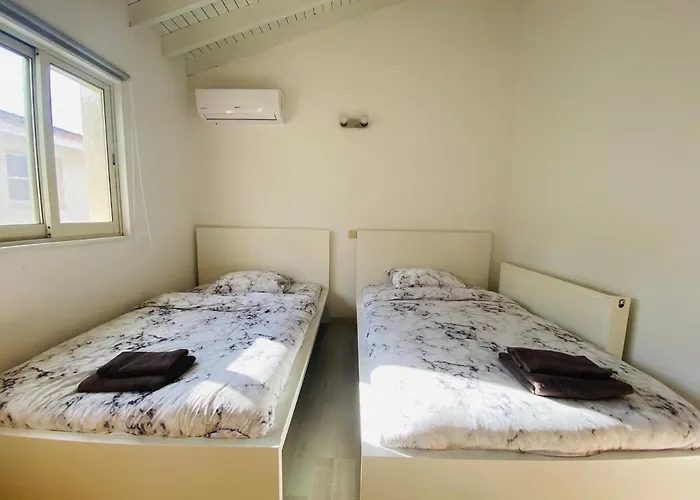 Gaia - 4 Bedroom House In * لارنكا