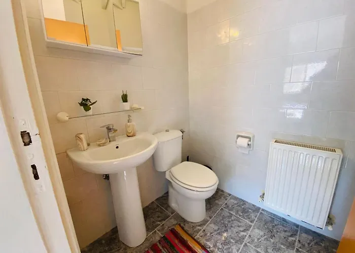 Gaia - 4 Bedroom House In * ラルナカ