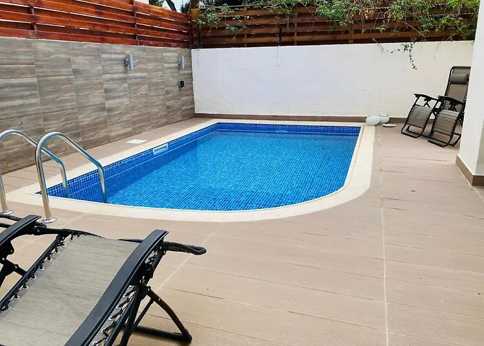 Gaia - 4 Bedroom House In